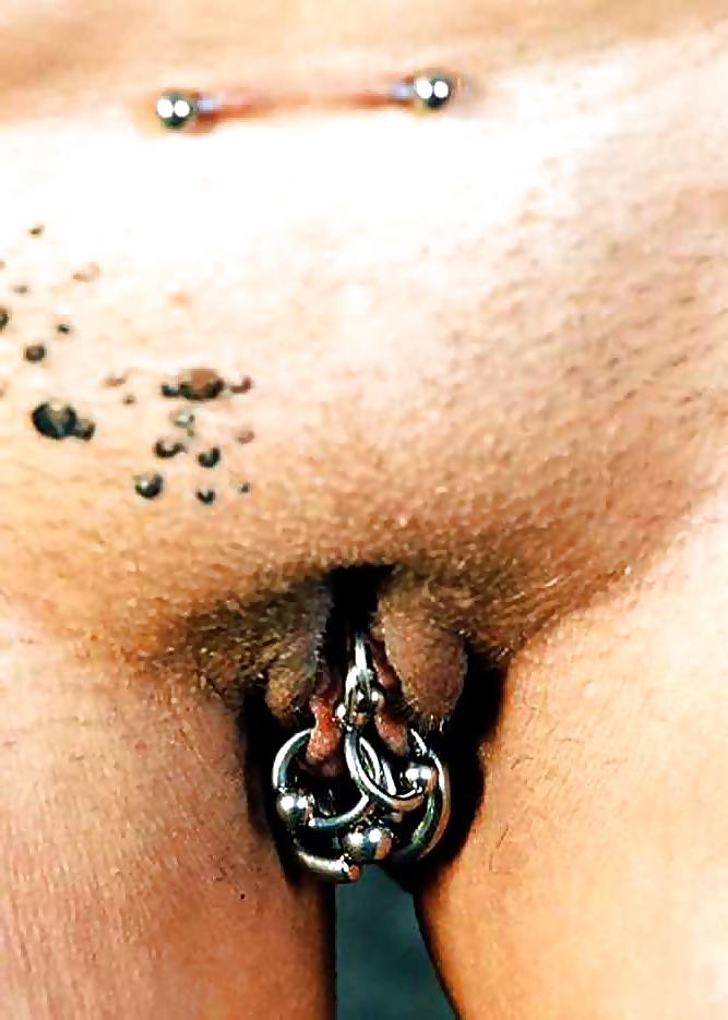 25P Pussy Piercing 