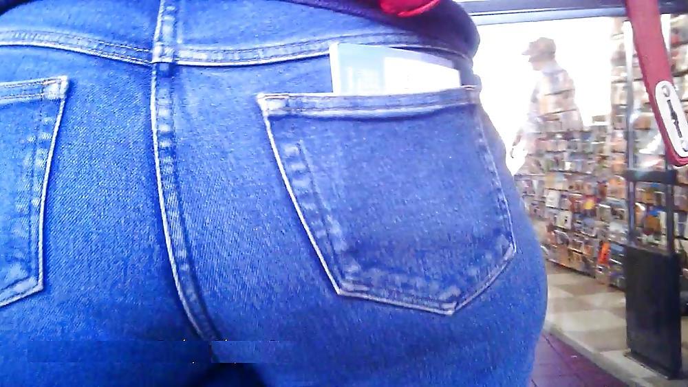 5P Big Indian Mature Booty in Jeans