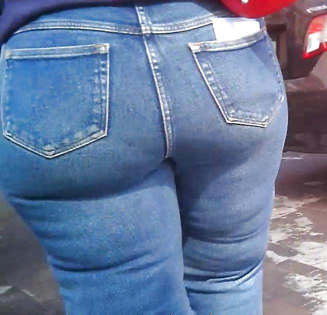 5P Big Indian Mature Booty in Jeans