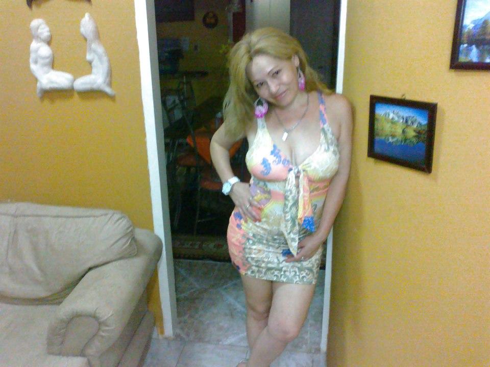 25P Mature latina mom
