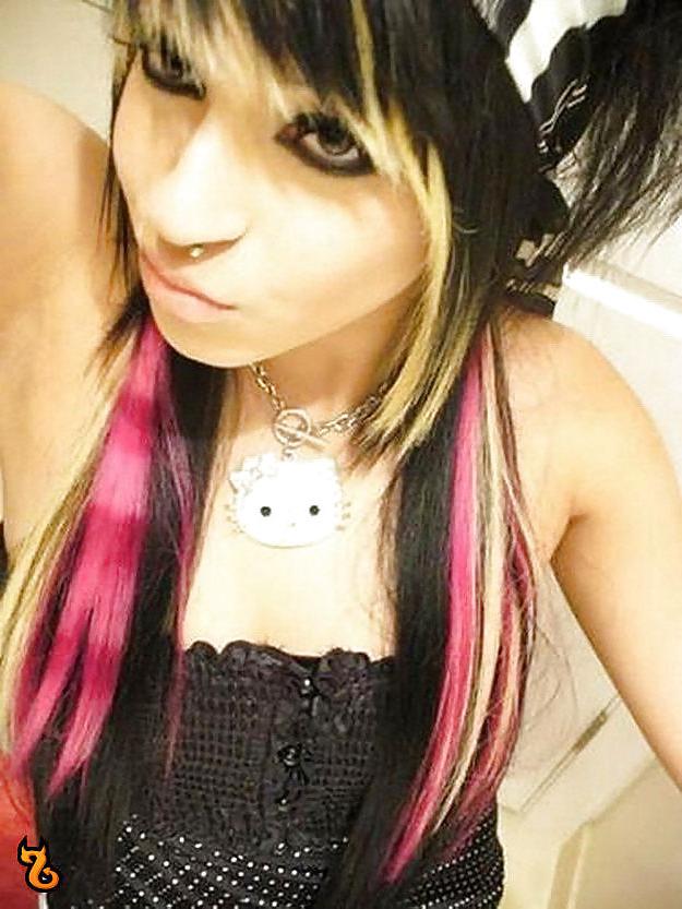 25P J' aime 45 emo girls