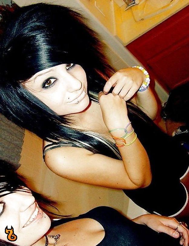 25P J' aime 45 emo girls