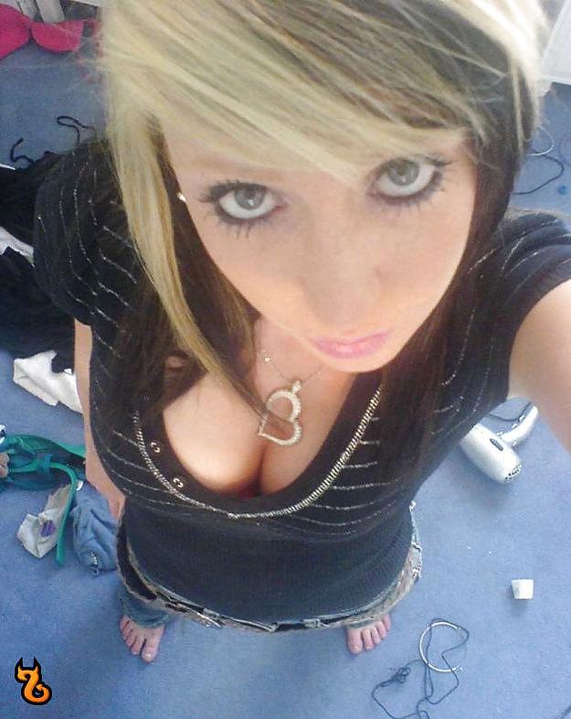 25P J' aime 45 emo girls