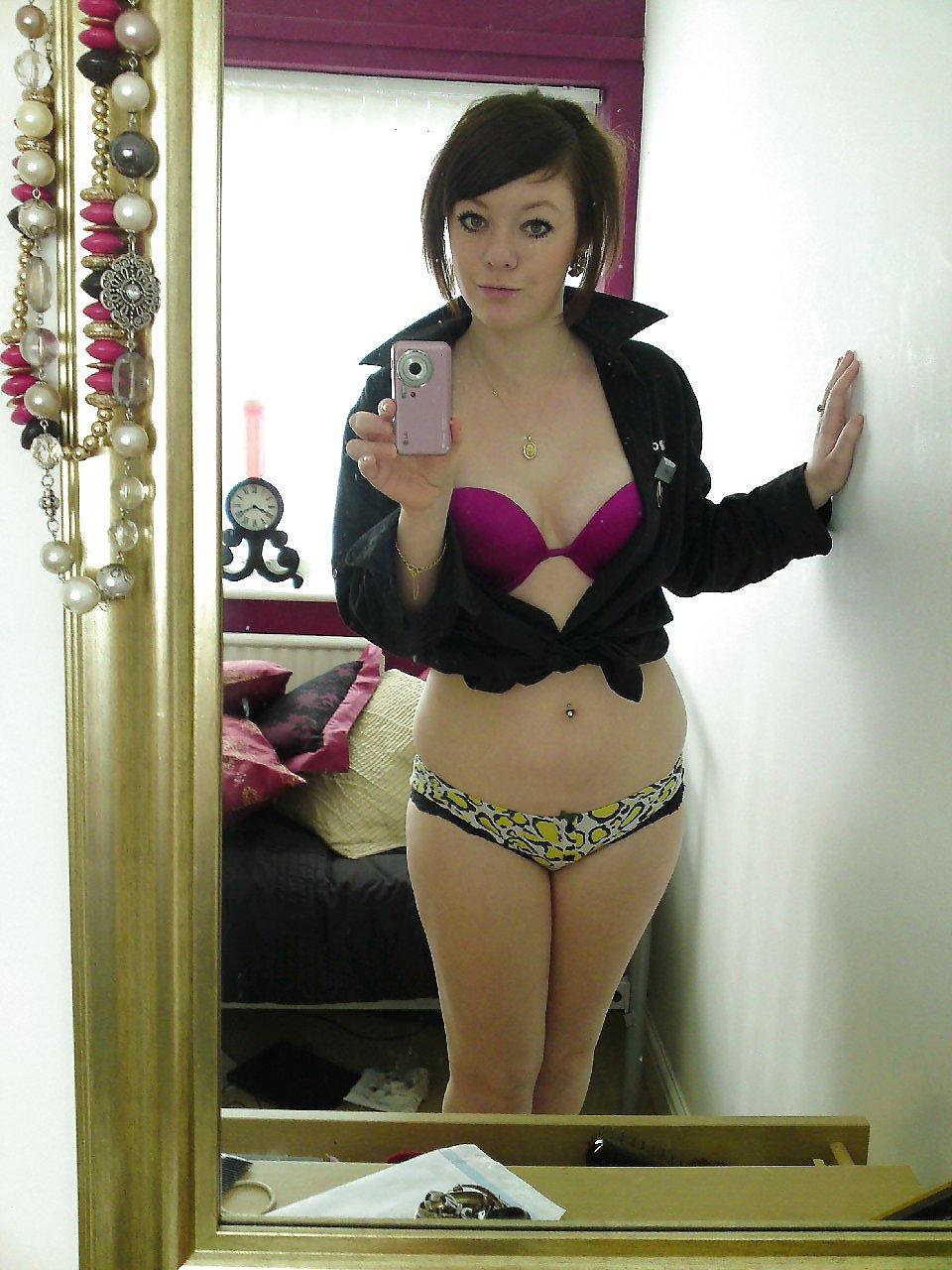 25P Hot emo girl