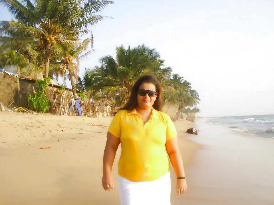 25P Sri Lankan Facebook girls