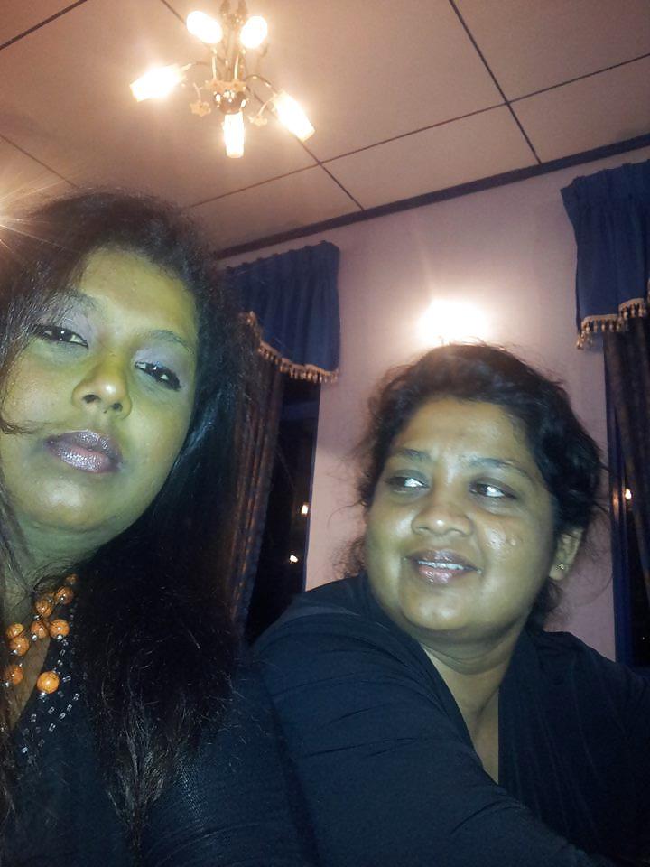 25P Sri Lankan Facebook girls