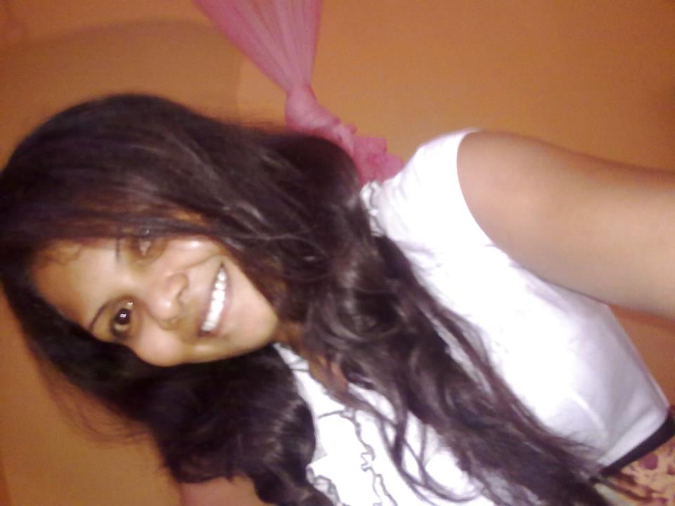 25P Sri Lankan Facebook girls