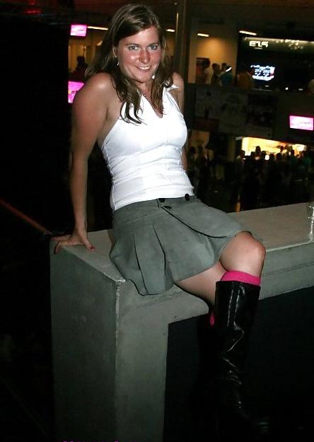 25P German slut posing