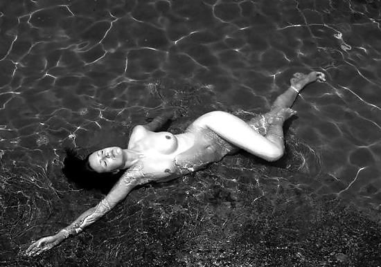 25P XES SEXY EROTIC WITH SOME CLOTHS HOT LADIES IN BLACK&WHITE