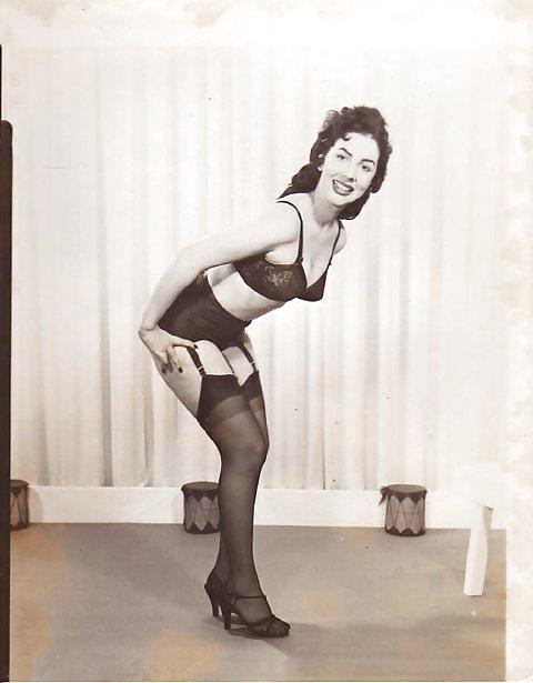 25P XES SEXY EROTIC WITH SOME CLOTHS HOT LADIES IN BLACK&WHITE