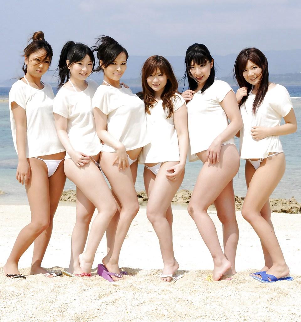 25P Japanese Erotic Girls