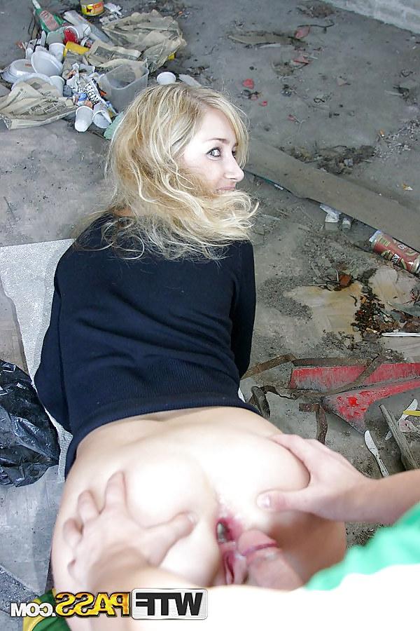 15P Sexy pickup girl blowjob and doggy fucking