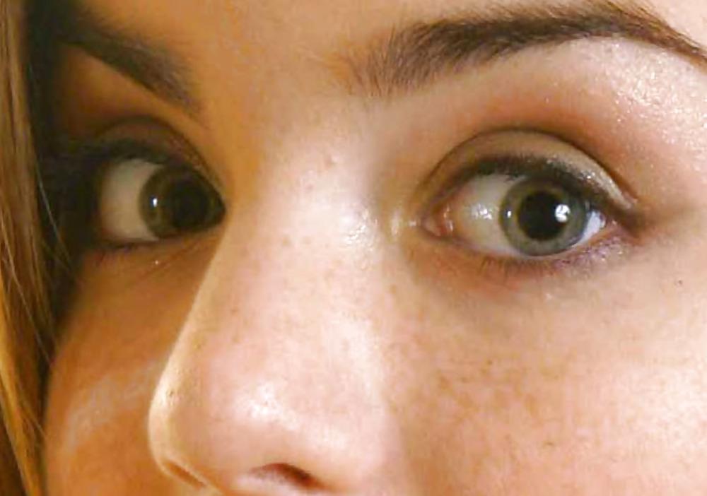 25P Celebrity eyes