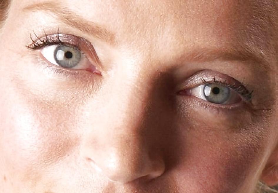 25P Celebrity eyes