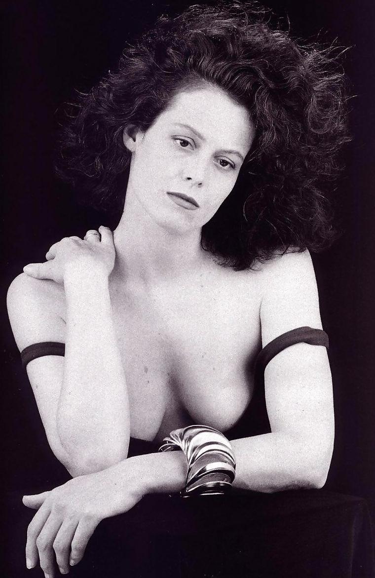 25P Sigourney Weaver Actress