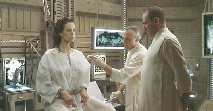 25P Sigourney Weaver Actress