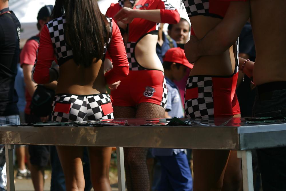 16P Pit lane girls or strippers