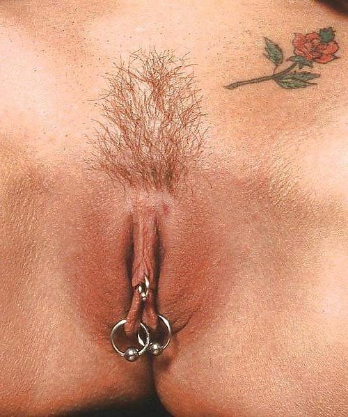 25P Pussy piercing