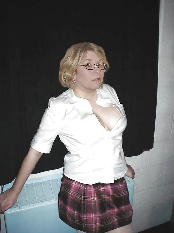 19P Hot German Hausfrauen Milfs