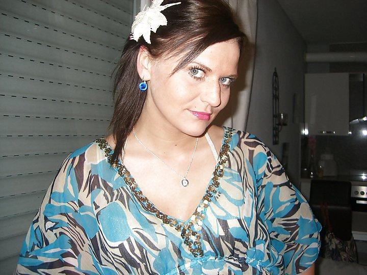 19P Hot German Hausfrauen Milfs