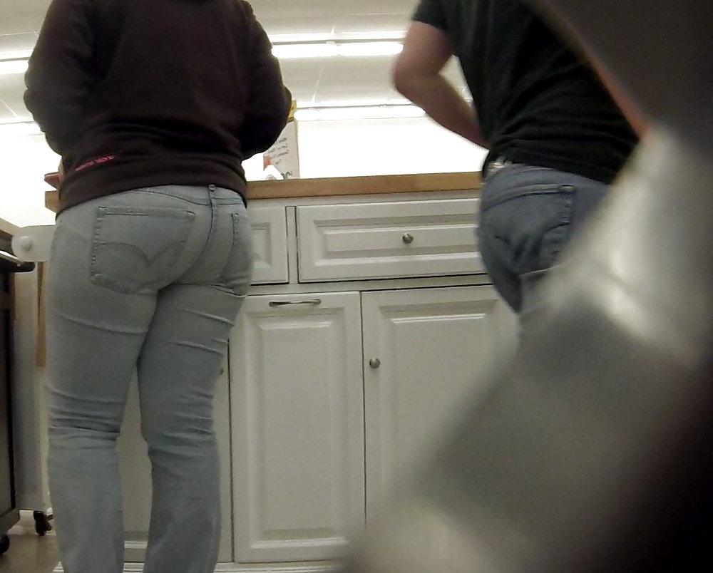 8P Public teen and milf ass spy