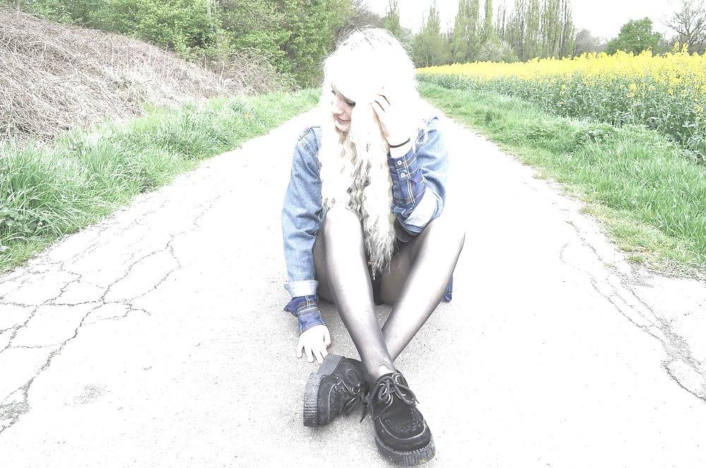 25P German Girl 17