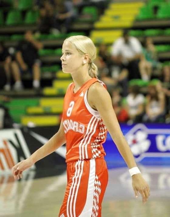 25P Antonia Misura-Croatian Sporty Goddess