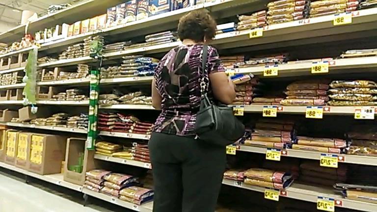 12P Big Booty Granny 