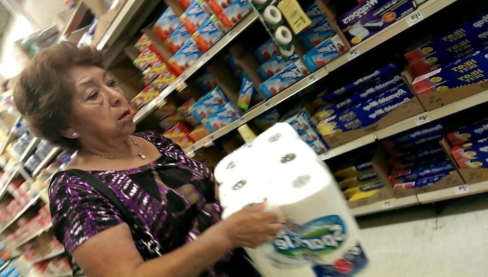 12P Big Booty Granny 