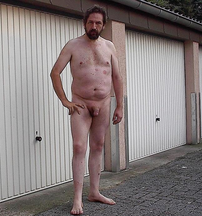 4P Nude on street 2