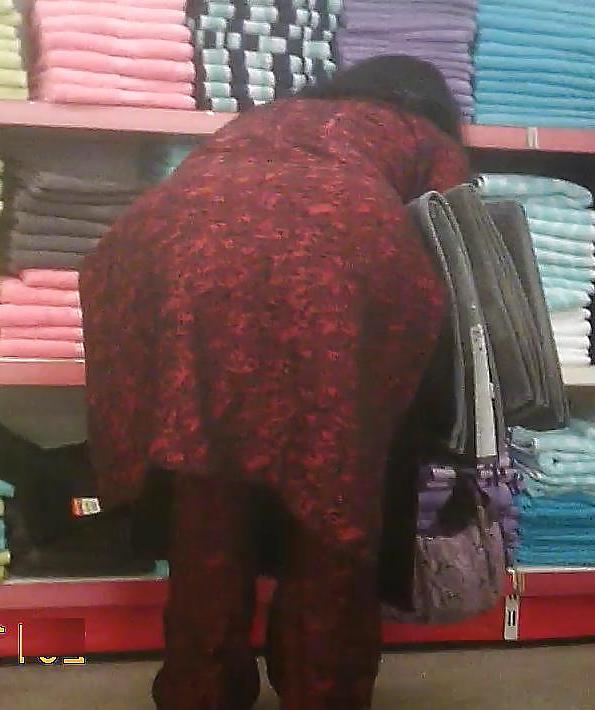 9P More Mature indian Booty for white dicks