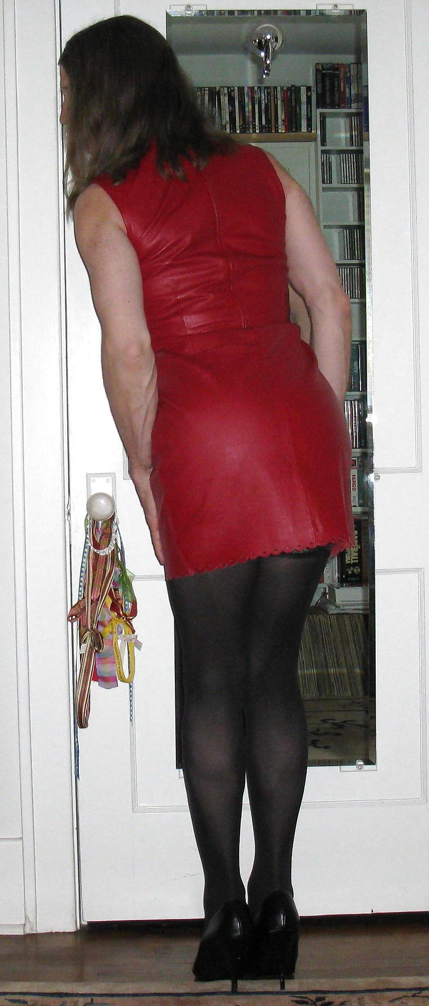 9P Crossdressing: Red Leather