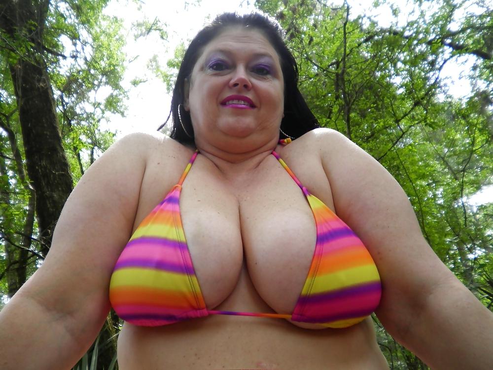 25P Plump Milf