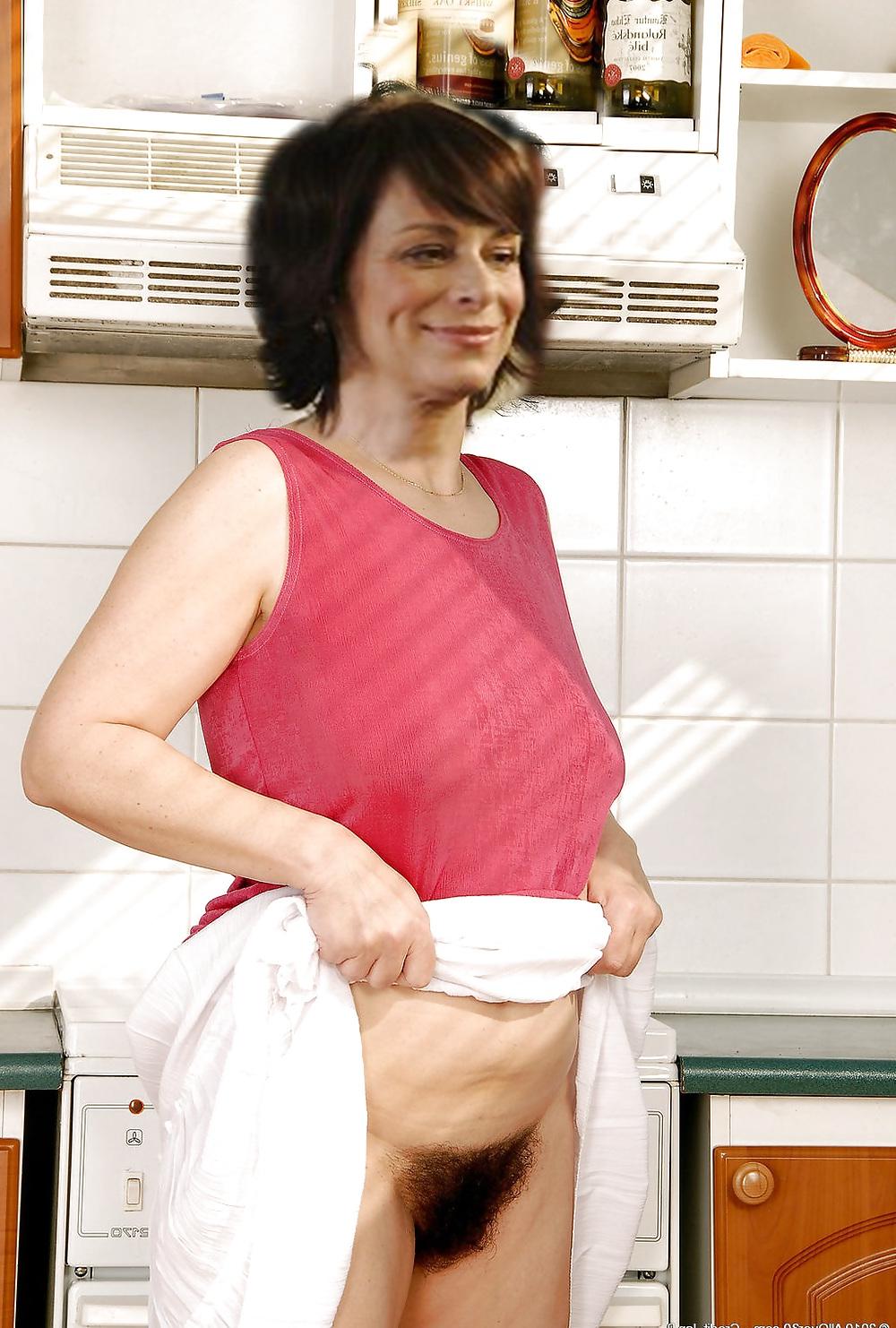 25P Jane Kaczmarek fake