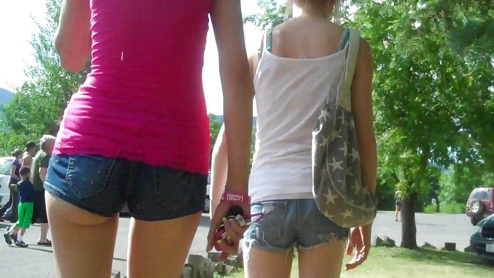 25P Candid Teen Ass Up Close