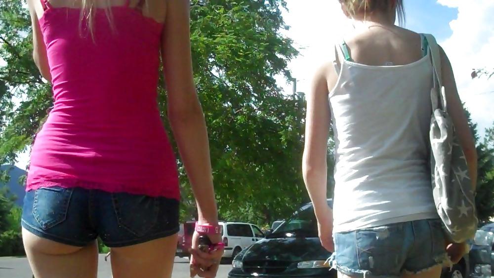 25P Candid Teen Ass Up Close