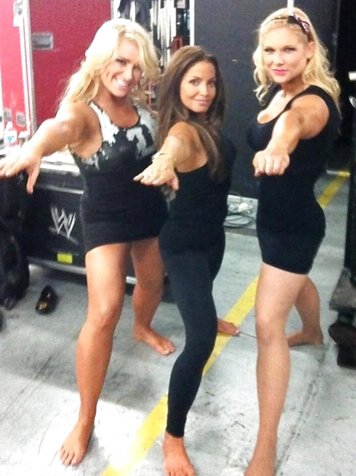 25P Natalya Neidhart WWE Diva MEGA Wank Gallery 