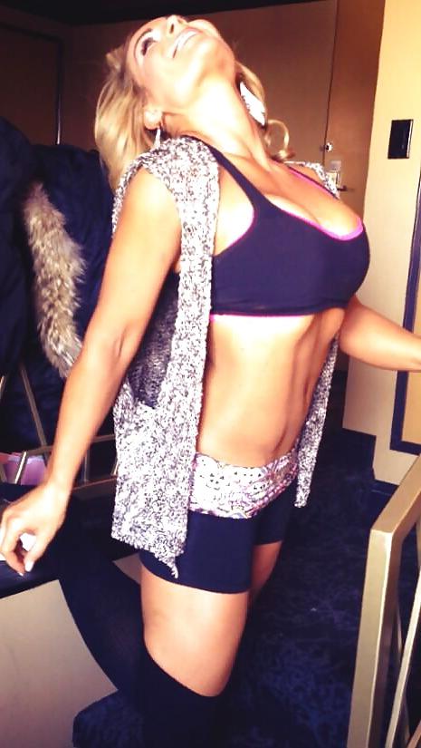 25P Natalya Neidhart WWE Diva MEGA Wank Gallery 
