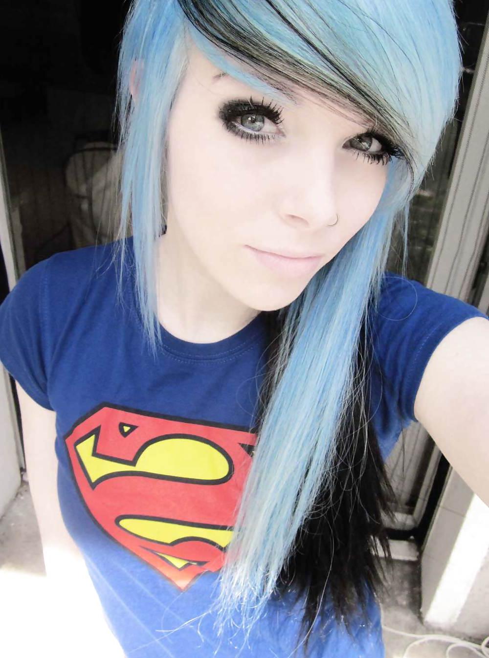 8P Emo Chicks