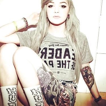 8P Emo Chicks