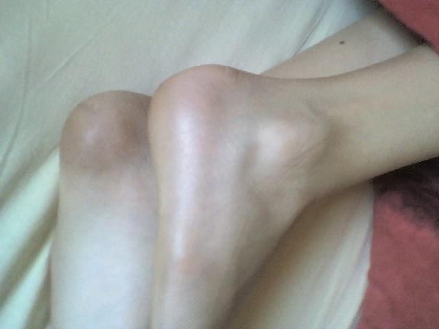 5P Step daugthers feet at the morning
