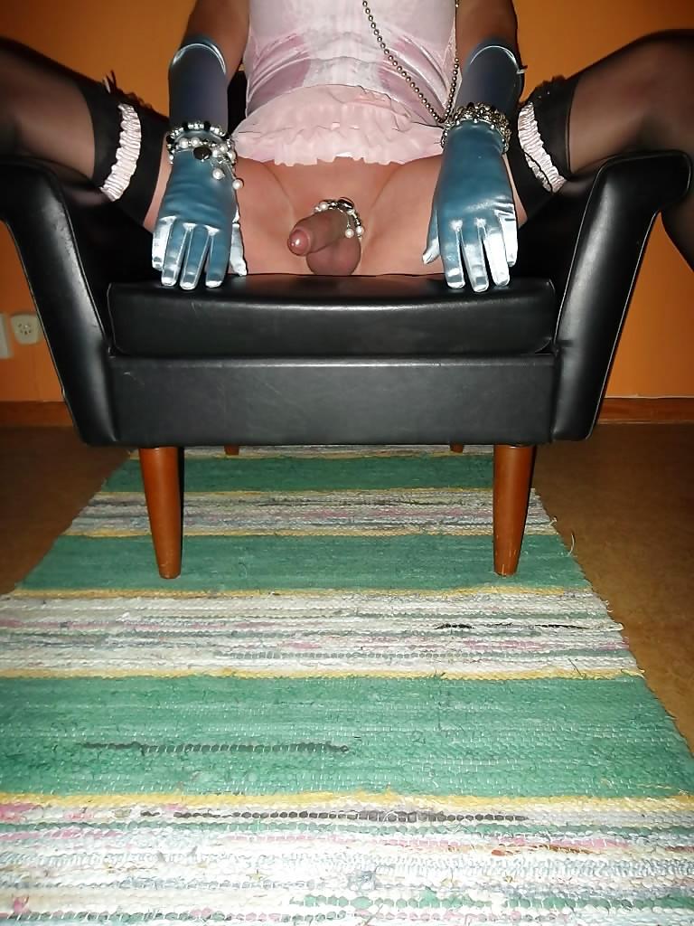 25P Crossdressing in girdle