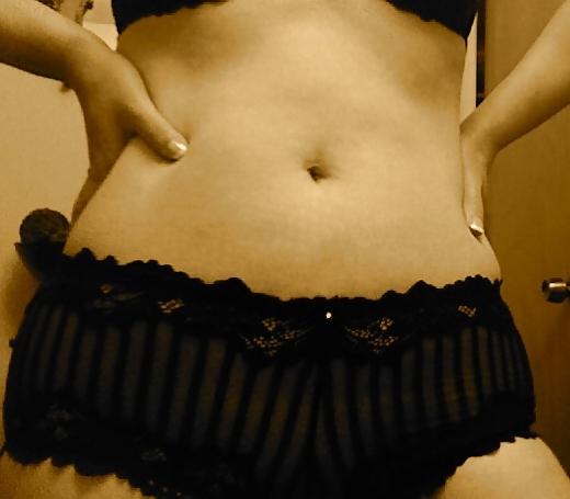 16P Innys & pierced Bellybuttons