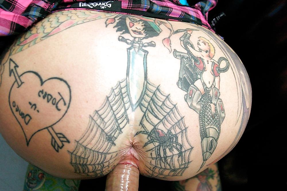 15P Sexy Tatooed and Pierced Babe