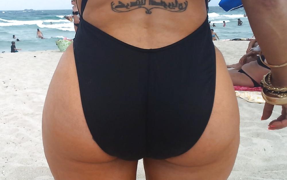 25P Thick ARAB Latina babe with NICE BIG BOOTY! Voyeur CANDIDs