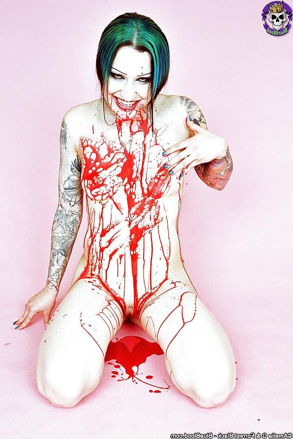 25P Sexy Vampires - Suck On These Sluts!