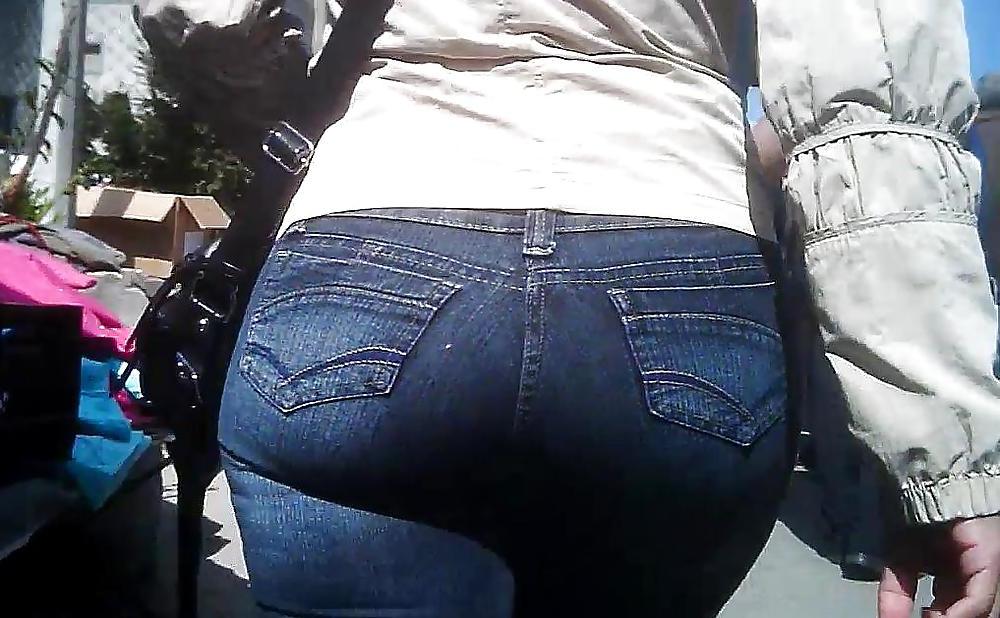 13P Araber mit großem Hintern in Jeans