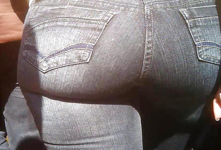 13P Araber mit großem Hintern in Jeans