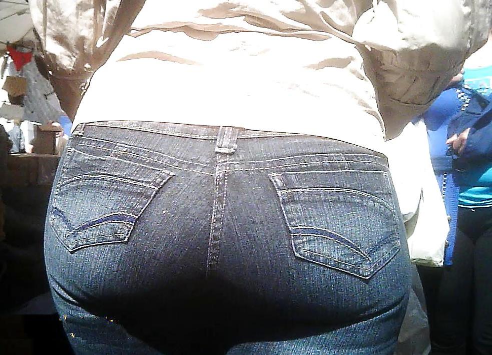 13P Araber mit großem Hintern in Jeans