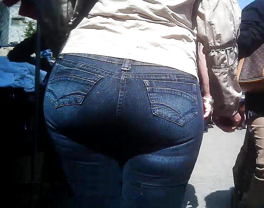 13P Araber mit großem Hintern in Jeans